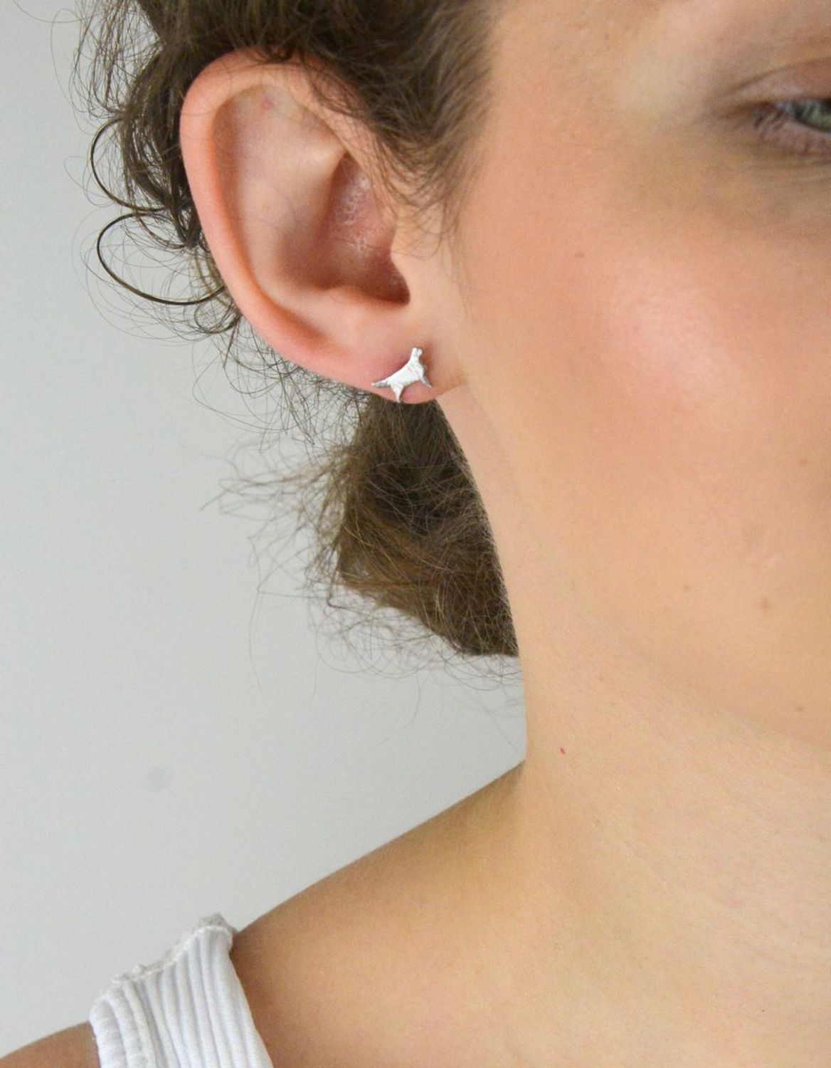 Urocze kolczyki dziecięce w kształcie piesków. Srebro 925, zapięcie na sztyft, lekkie (0,90 g). Model DIA-KLC-KR2 R586 – idealne na prezent dla dziewczynki.1.jpg